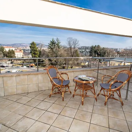 Homestay за гости пентагона *